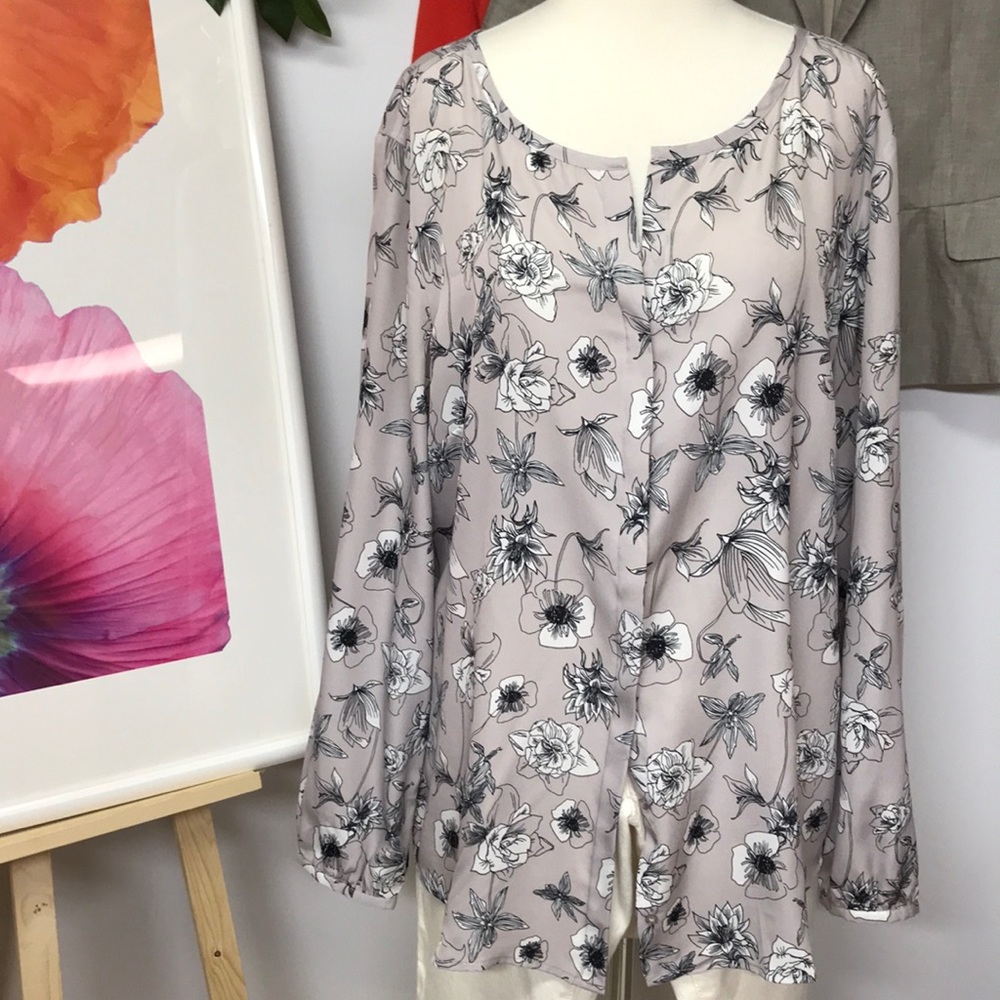 Ann Taylor elegant floral blouse.